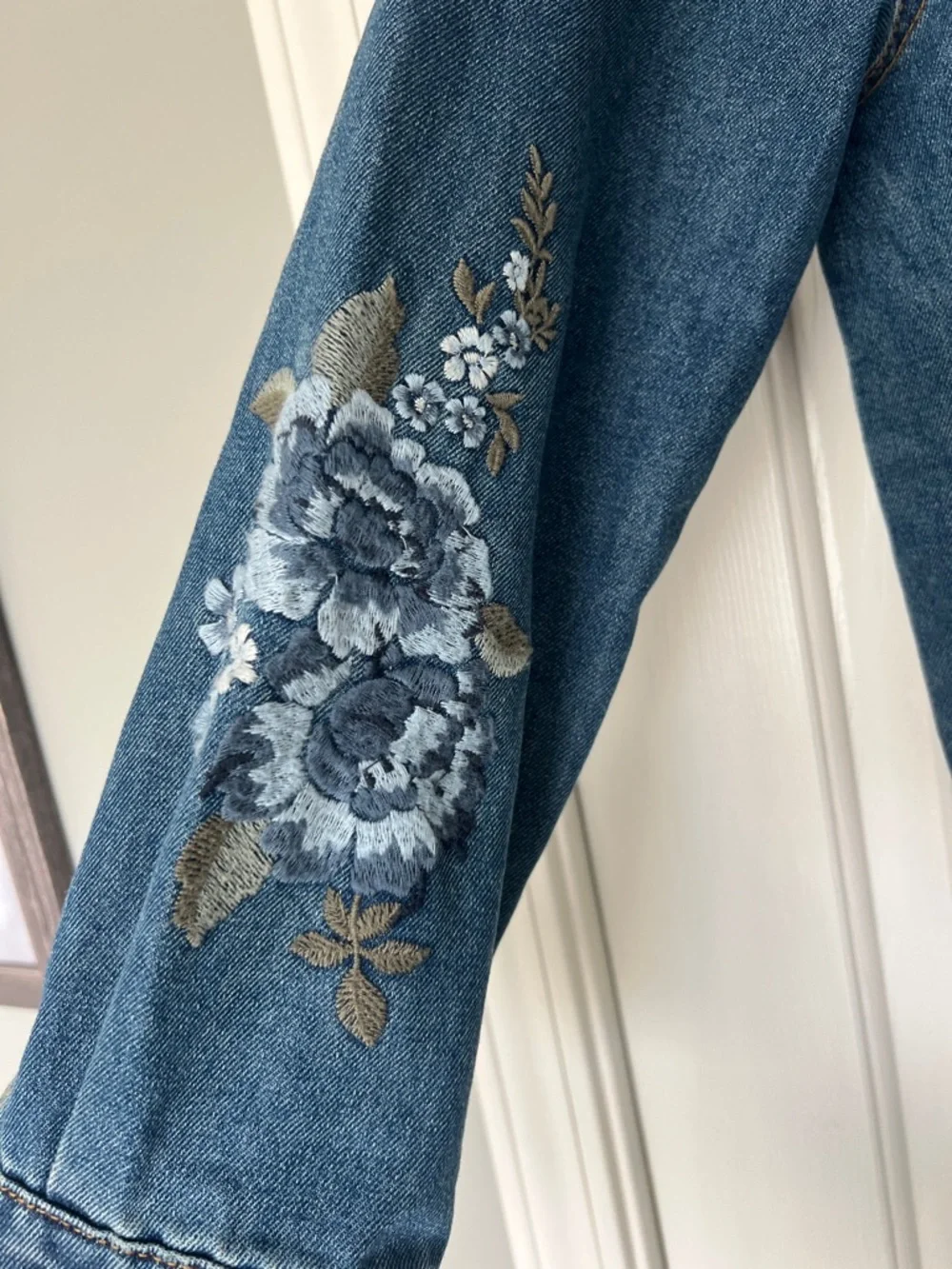 Embroidered Blue Denim Jacket with Floral Accents - Women NWT - Picture 6 of 8